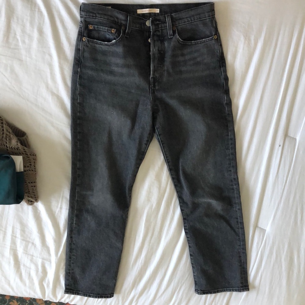 Levi’s wedgie straight denim in faded black wash